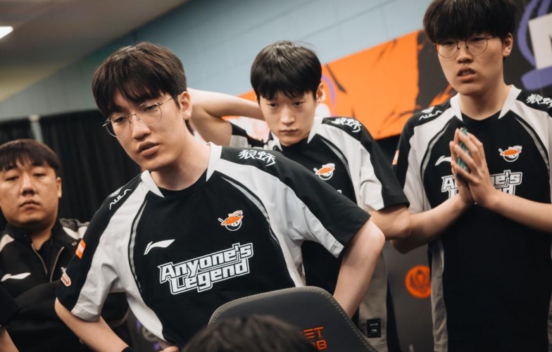 Thất bại trước T1 tại CKTG 2025, niềm hy vọng số 1 của LPL đứng trước bờ vực tan rã