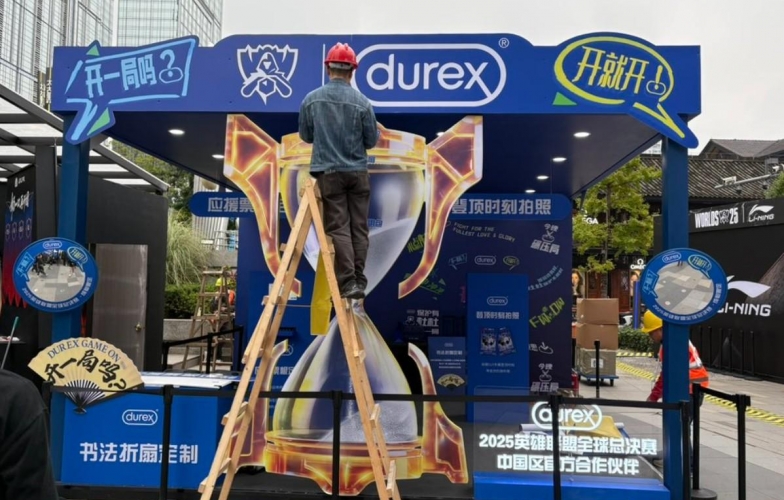 Riot khiến tất cả ngỡ ngàng khi quảng cáo 'ba con sói' tại Chung kết CKTG 2025