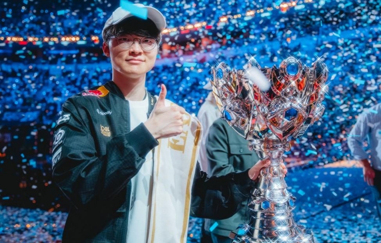 Cuối cùng sau bao lần 'troll' người hâm mộ, Faker cũng chốt skin vô địch CKTG 2025