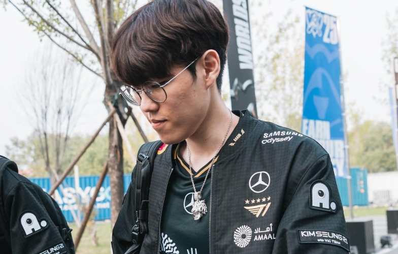 Rút kinh nghiệm từ Zeus và Gumayusi, T1 chủ động 'trói chân' Oner từ sớm