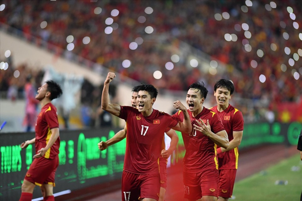 “Huy Chương Vàng SEA Games” Nhâm Mạnh Dũng khoe trình độ chơi Liên Quân siêu chất, còn gạ “so tài” với siêu sao của V Gaming