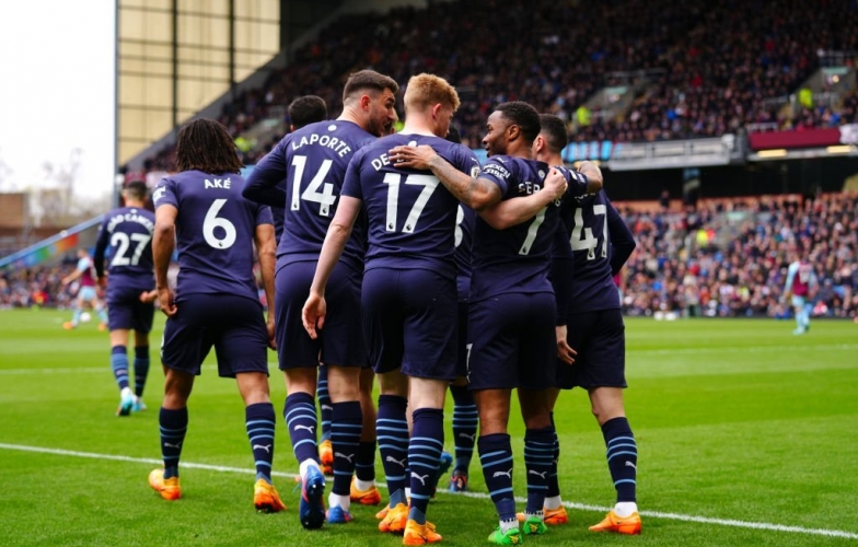 Nhẹ nhàng vượt qua Burnley, Man City giữ vững ngôi đầu Ngoại hạng Anh