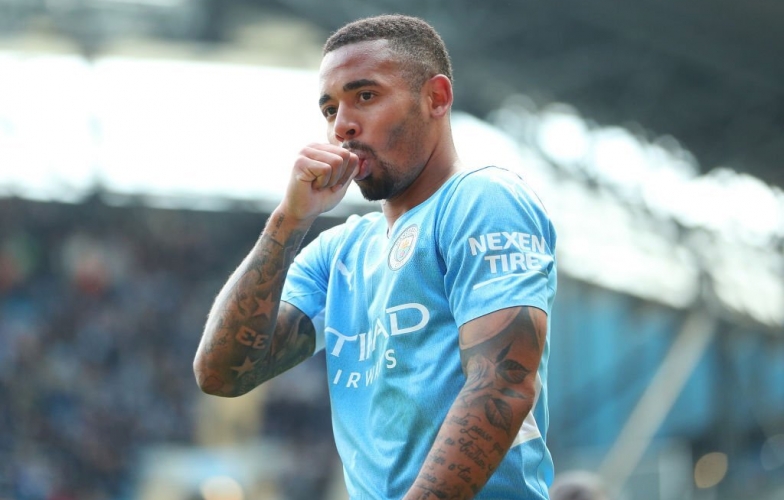 Jesus lập poker, Man City hủy diệt Watford để củng cố ngôi đầu Ngoại hạng Anh