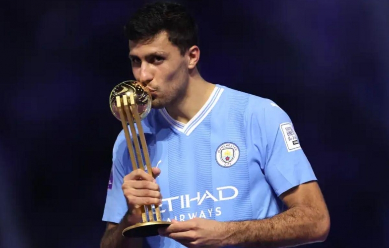 Rodri bất ngờ tái xuất đội hình Man City