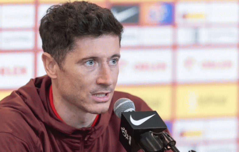 Cuộc gọi bất ngờ lúc nửa đêm khiến Lewandowski quyết định rời ĐT Ba Lan