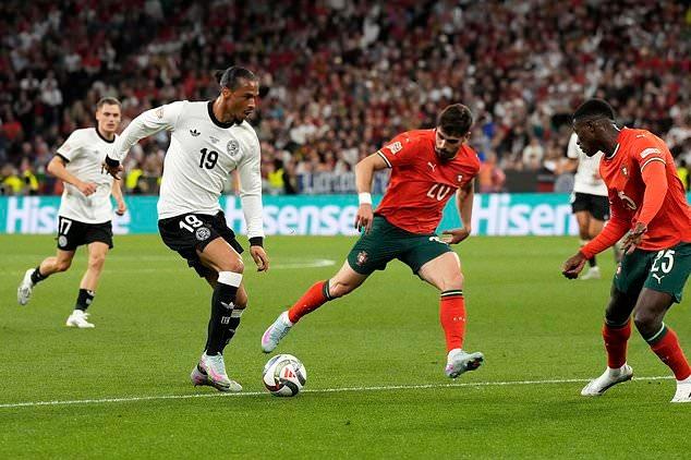 Leroy Sane xác nhận rời Bayern Munich, gia nhập 'gã khổng lồ'