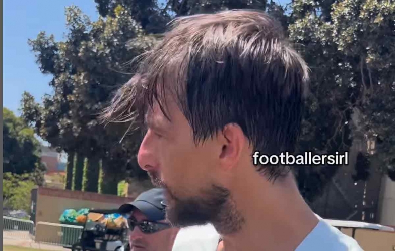 Bị chế giễu, cầu thủ Inter Milan đòi đánh CĐV của PSG