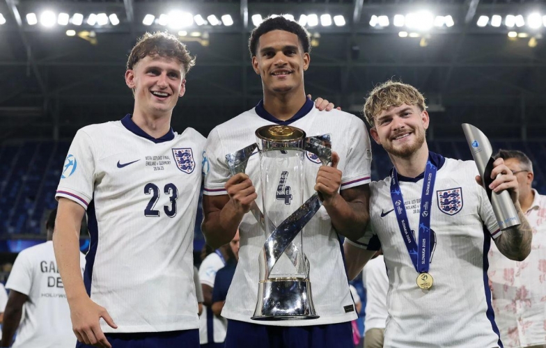 Sau Luis Diaz, Liverpool tiếp tục chia tay nhà vô địch châu Âu