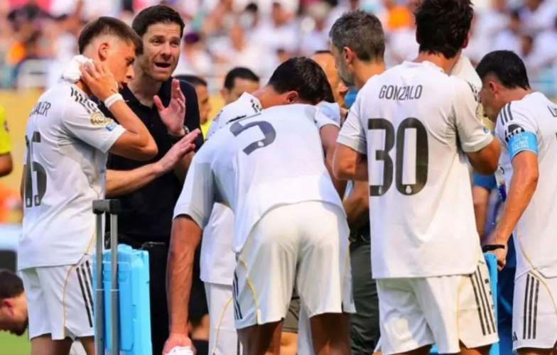 Mùa giải chưa khởi tranh, Real Madrid đối mặt khó khăn đầu tiên