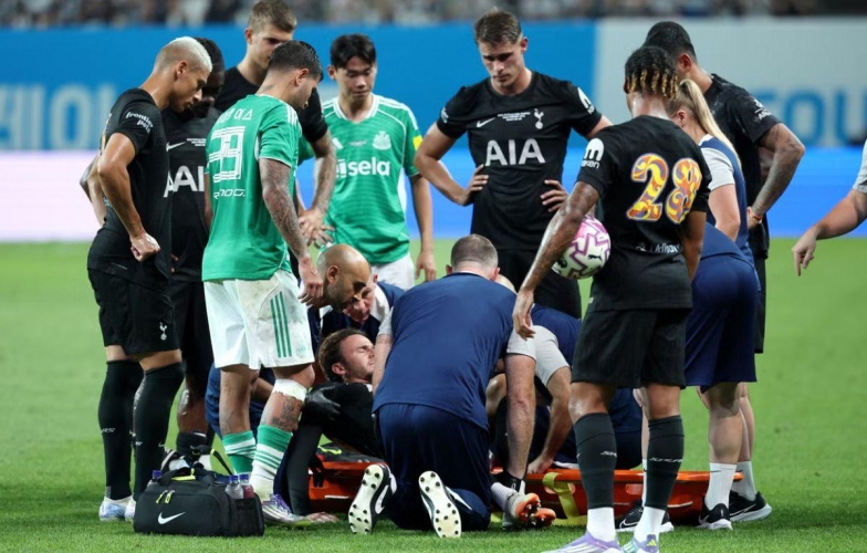 Trụ cột rời sân đau đớn, Tottenham đối mặt ác mộng đầu mùa