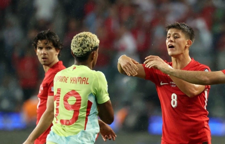 Yamal và Guler 'var' nhau cực căng ở vòng loại World Cup