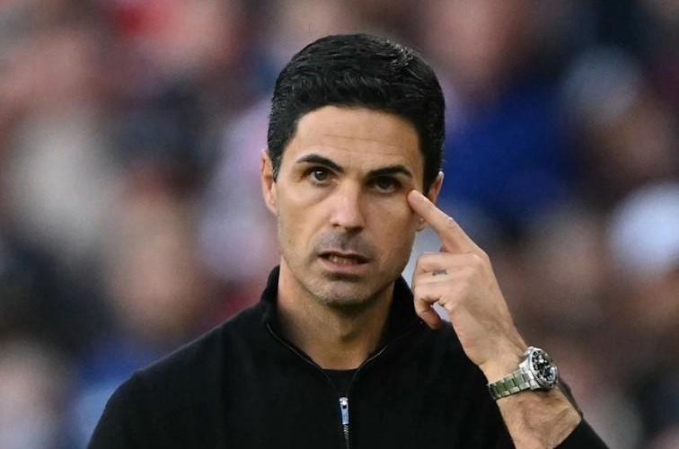 Arteta đáp trả thẳng thừng khi bị chất vấn về chiến thuật