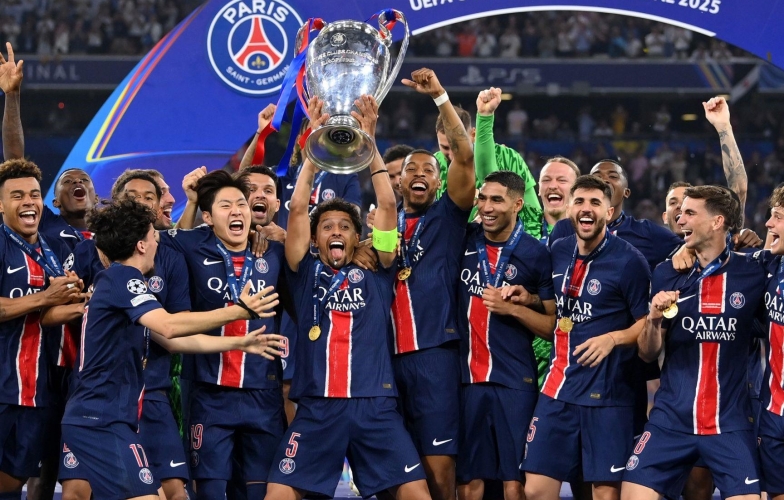 PSG vừa dự gala Quả bóng vàng vừa đá siêu kinh điển Pháp