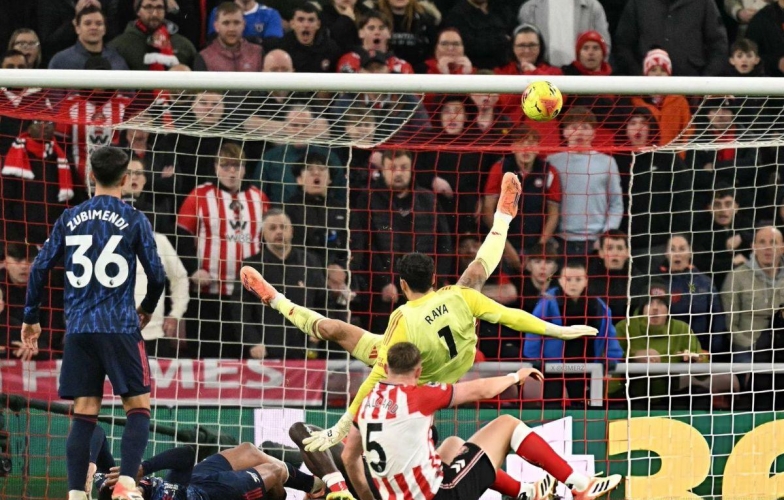 Arsenal rơi 2 điểm vì sai lầm của ngôi sao không ngờ tới