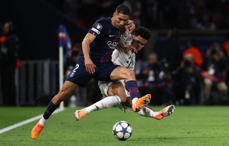 Sao Bayern bị nhân 3 án phạt vì 'chém' Quả bóng Vàng châu Phi