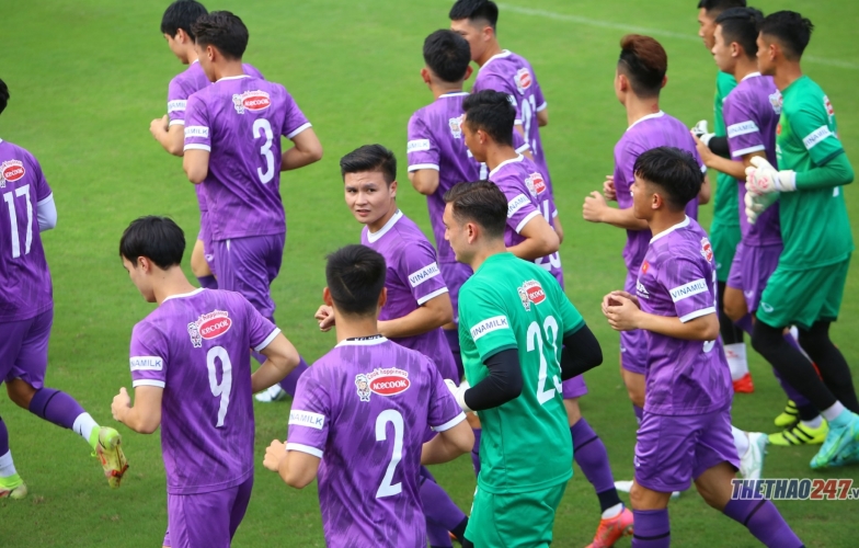 Quang Hải được sao Việt kiều truyền 'bí kíp' trước ngày xuất ngoại