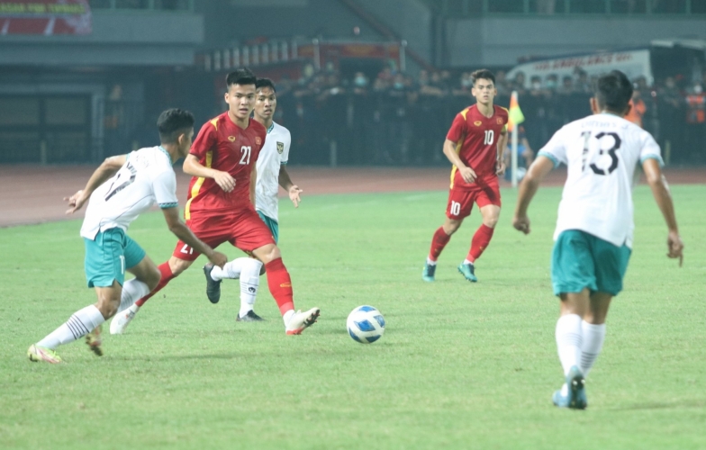 Bỏ lỡ nhiều cơ hội, U19 Việt Nam chia điểm đầy nuối tiếc trận ra quân U19 ĐNÁ
