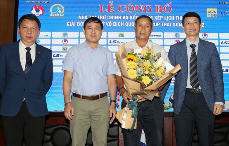 NÓNG: VFF chính thức gia hạn hợp đồng với HLV Mai Đức Chung