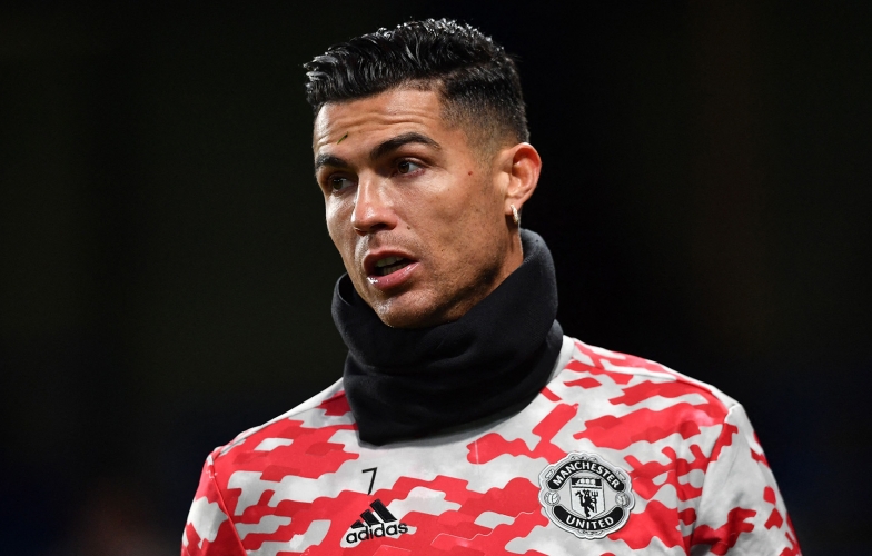 Đại gia đồng loạt lắc đầu, Ronaldo chỉ còn nước về CLB 'hạng 3' châu Âu