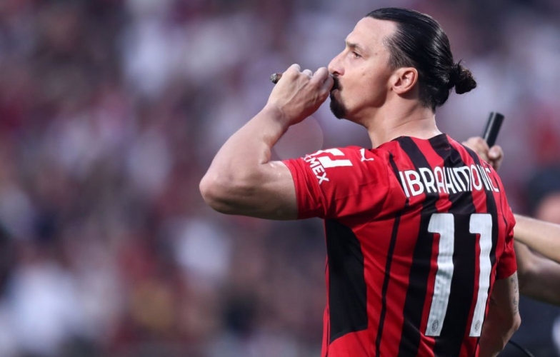 Ibrahimovic chơi bóng mà không có dây chằng đầu gối suốt 6 tháng