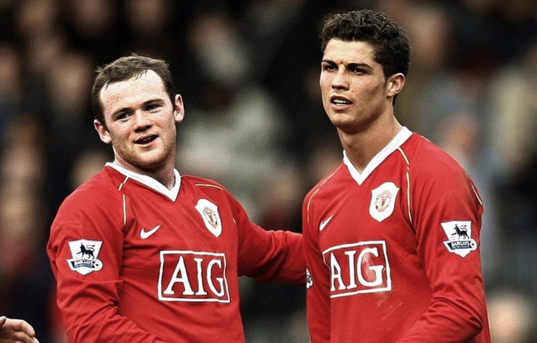 Rooney khuyên MU bán Ronaldo