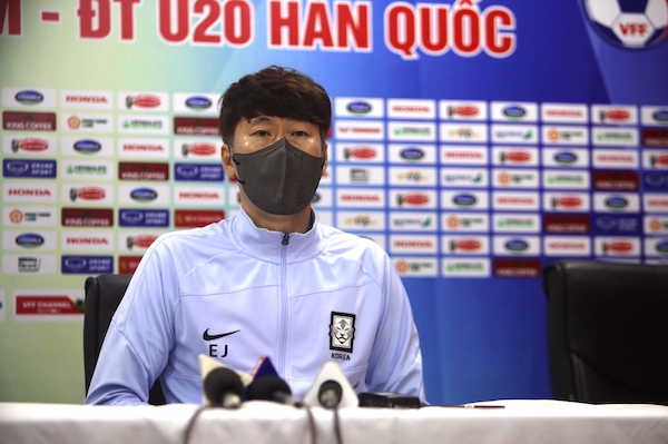 HLV U20 Hàn Quốc ấn tượng thêm 2 cầu thủ U23 Việt Nam