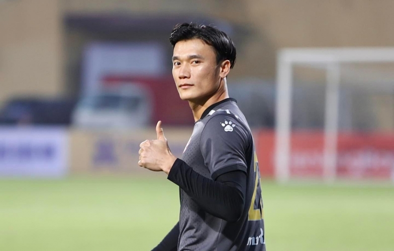 Video: Thủ môn 'quốc dân' Bùi Tiến Dũng không ngừng toả sáng tại V-League