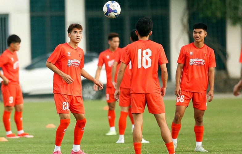 HLV Kim Sang Sik tìm ra tiền vệ chất lượng cho U22 Việt Nam ở SEA Games