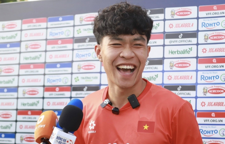 HLV Kim Sang Sik tìm ra trung vệ số 1 của U23 Việt Nam