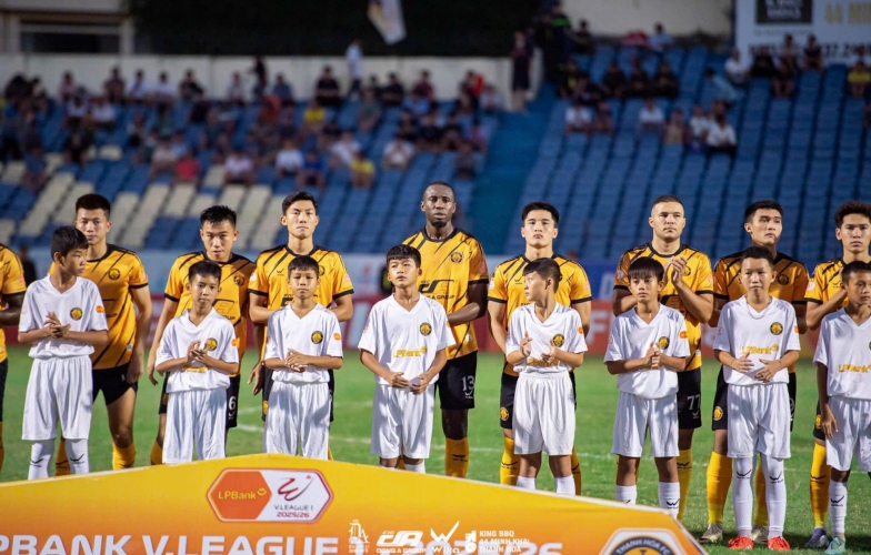 FIFA bất ngờ ra án phạt nặng với đội bóng Việt Nam