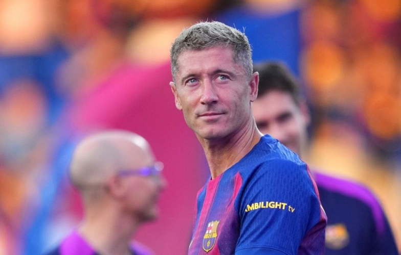 Lewandowski từ chối mức lương 100 triệu/mùa để ở lại Barca