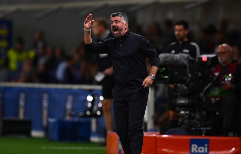 Chơi tệ, cả đội tuyển Ý bị HLV Gattuso cho...ăn tát