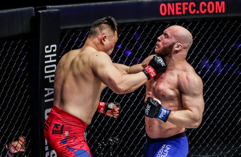 ONE X: Võ sĩ Hàn Quốc được thưởng 50 nghìn USD sau 'cú đấm ăn liền'