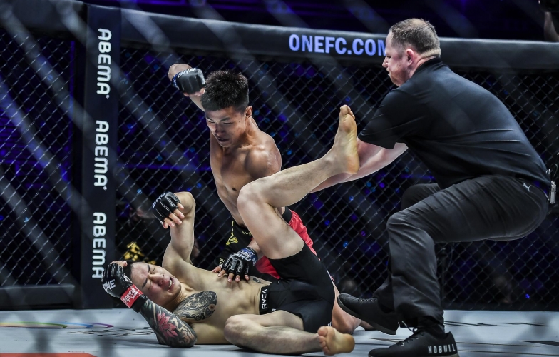 ONE X: Hạ gục Kim Jae Woong, võ sĩ Trung Quốc tuyên bố sẽ 'kết liễu' Thành Lê