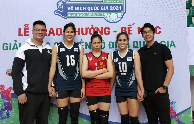 Bùi Ngà và Âu Nhung đã theo chồng về dinh, NHM chờ tin vui của Linh Chi