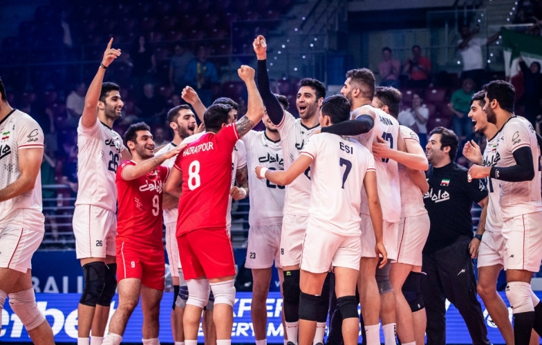 Thể hiện đẳng cấp Châu Á, bóng chuyền nam Iran hạ luôn Mỹ tại VNL 2022