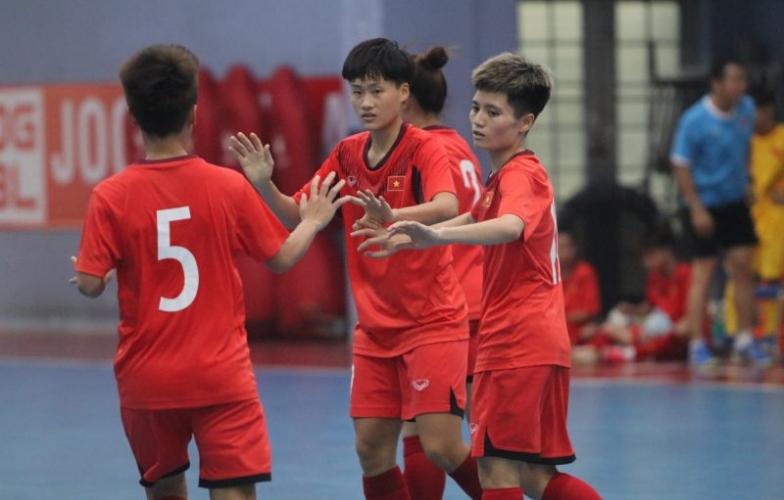 Hướng tới SEA Games, ĐT nữ futsal Việt Nam đấu tập với đội bóng THPT