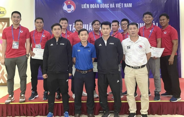 Bế mạc tập huấn giám sát trọng tài, trọng tài giải bóng đá bãi biển quốc gia 2022