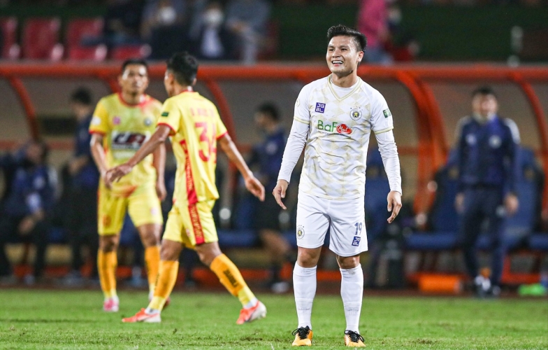 Quang Hải từ chối 'món quà' đặc biệt từ Hà Nội FC ở trận tri ân