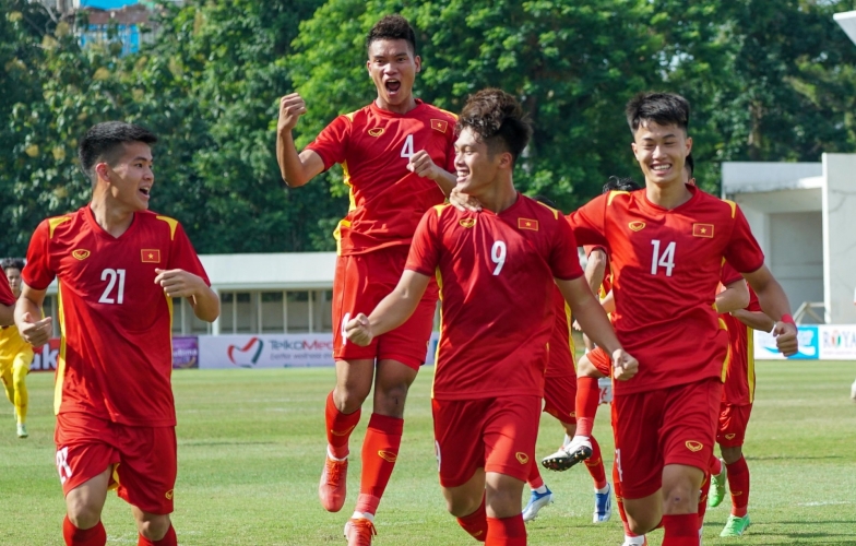 'Vua giải trẻ' nhận đặc cách lớn khi đang đá giải AFF