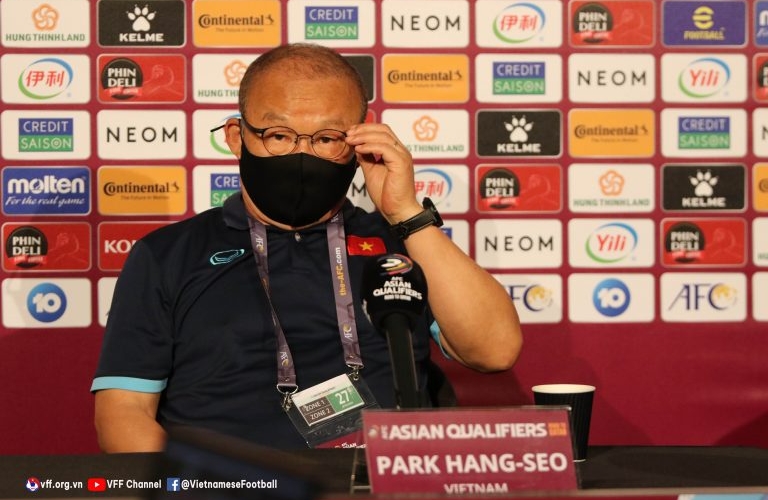 Nhận thất bại ‘đau đớn’, truyền thông quê nhà buông lời ‘cay đắng’ với HLV Park
