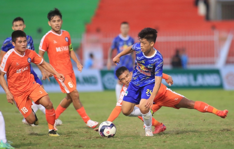 Xuất hiện cầu thủ trẻ nhất V-League 2022, tương lai của bóng đá Việt Nam