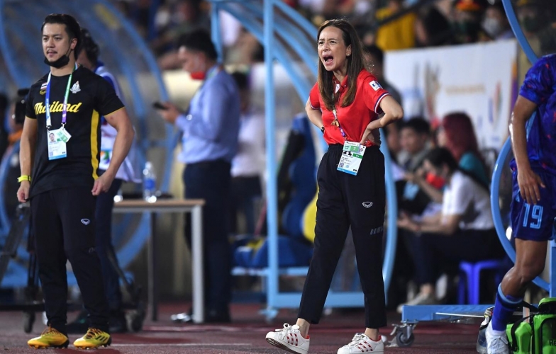 Thảm bại trước Malaysia, Madam Pang dùng tiền để động viên U23 Thái Lan