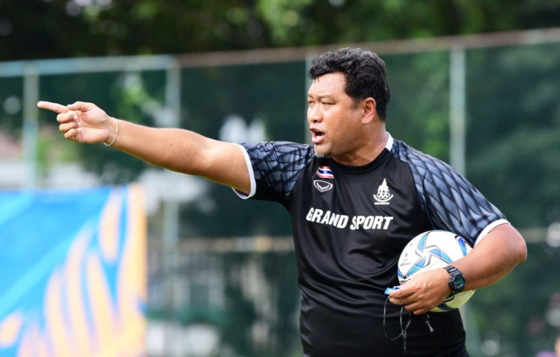 HLV Thái Lan bị CĐV nhà 'xem thường' trước ngày đấu U23 Việt Nam tại giải Châu Á