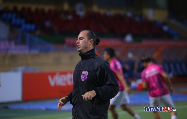 VIDEO: Lão tướng 41 tuổi trở lại sân chơi V-League sau 3 năm giải nghệ