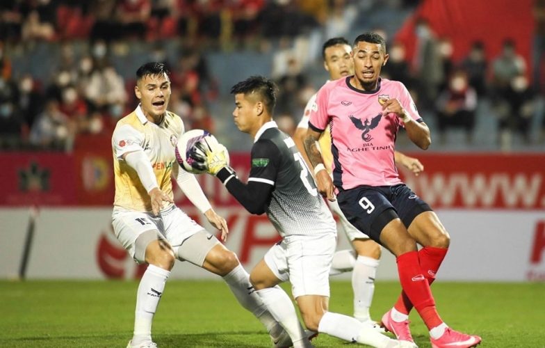 Ngoại binh tỏa sáng, 'PSG Việt Nam' áp sát top đầu V-League 2022