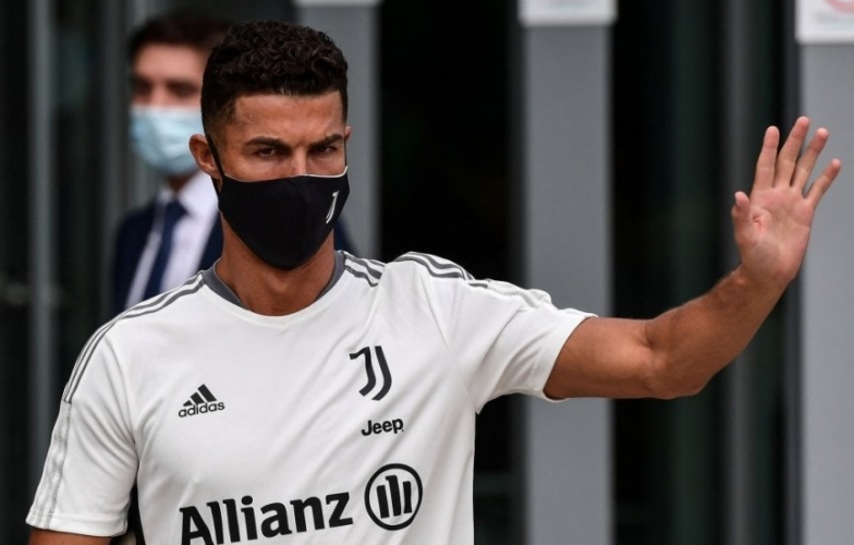 Không phải PSG, Ronaldo cân nhắc 2 'bến đỗ bất ngờ' ở mùa hè tới