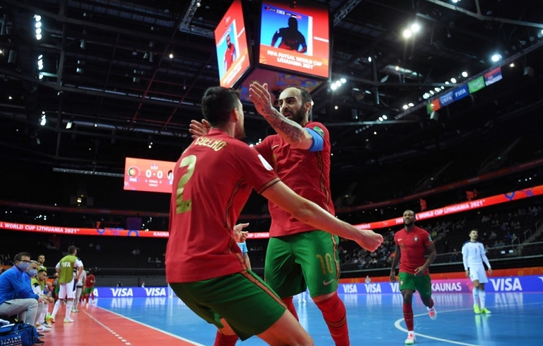 Bồ Đào Nha vất vả giành vé vào vòng tứ kết World Cup 2021