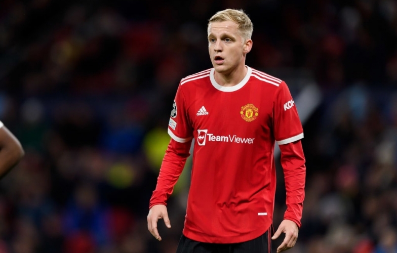 Van de Beek mắc sai lầm, MU hòa thất vọng trên sân nhà