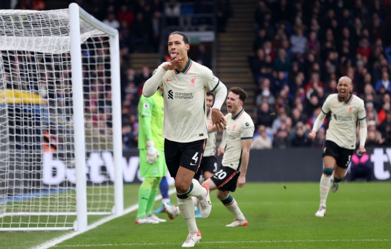 Van Dijk lập công, Liverpool giành chiến thắng quan trọng trước Palace